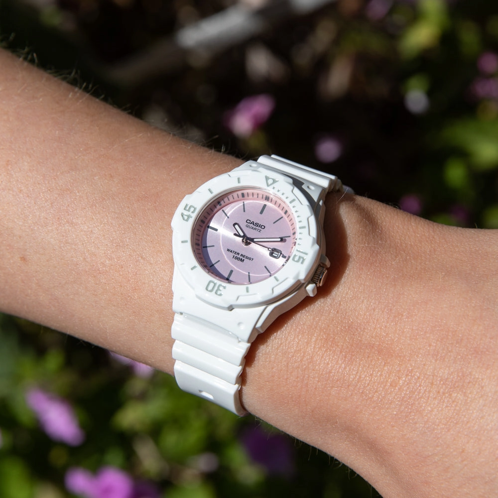 Casio Watches Casio Youth LRW200H-4E3