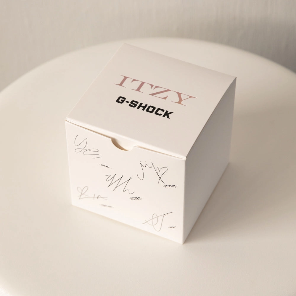 G-Shock Watches G-Shock GMA-P2100ZY-1A ITZY Collaboration Watch